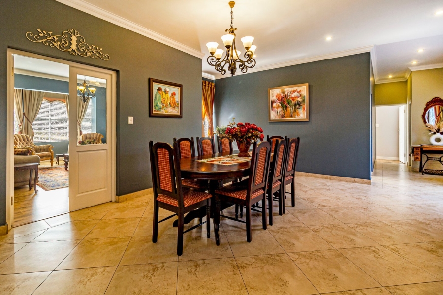 5 Bedroom Property for Sale in Golden Acre Western Cape